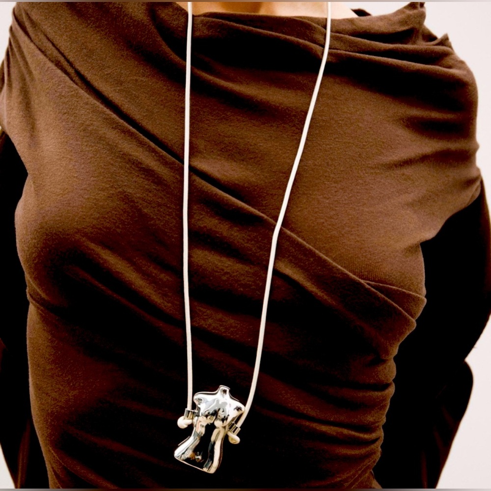 RARE New High Quality Beautiful ZARA Statement Necklace Female Torso Bust Metal